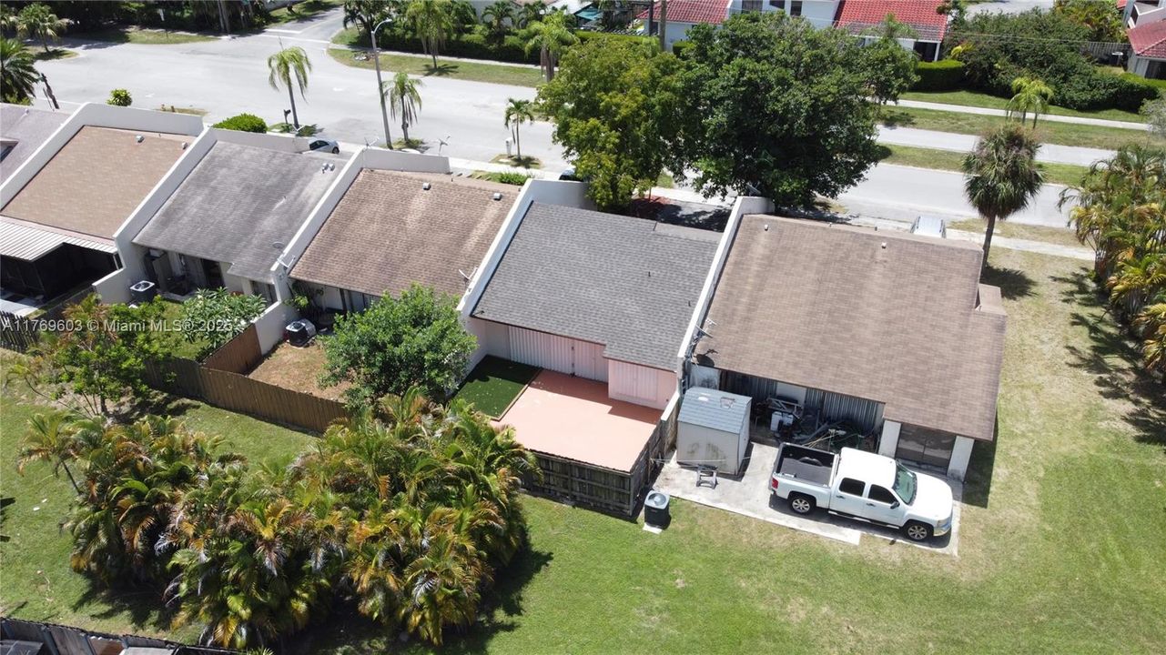 Recently Sold: $324,900 (2 beds, 1 baths, 1060 Square Feet)