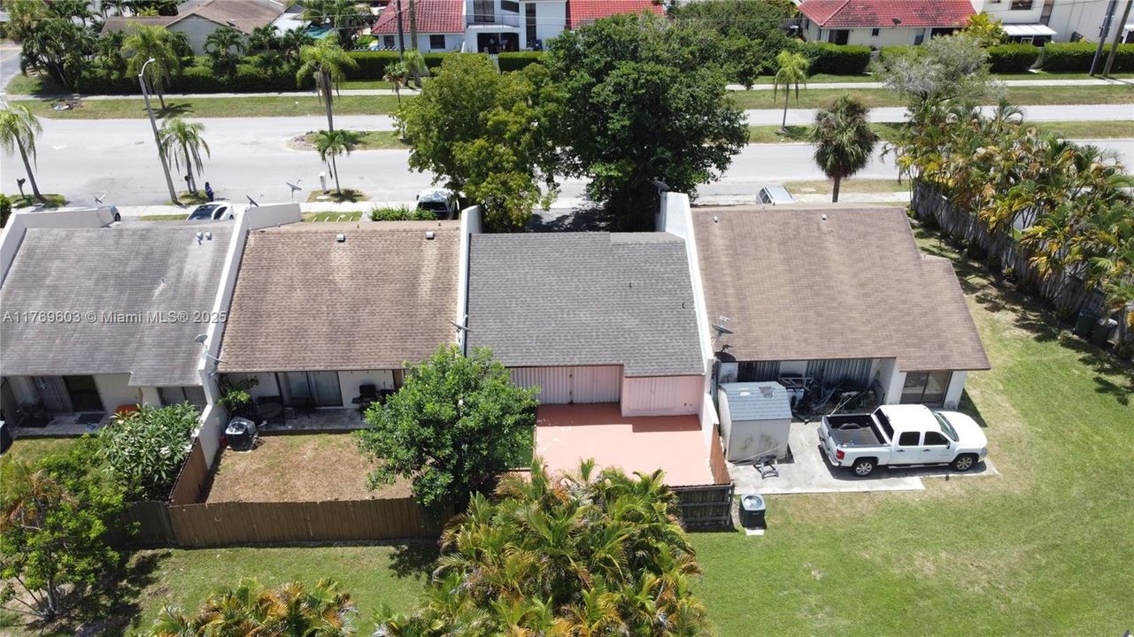 Recently Sold: $324,900 (2 beds, 1 baths, 1060 Square Feet)