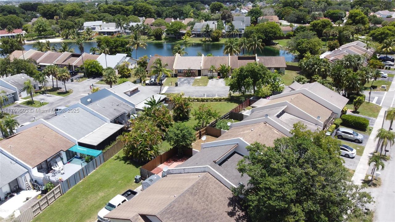 Recently Sold: $324,900 (2 beds, 1 baths, 1060 Square Feet)