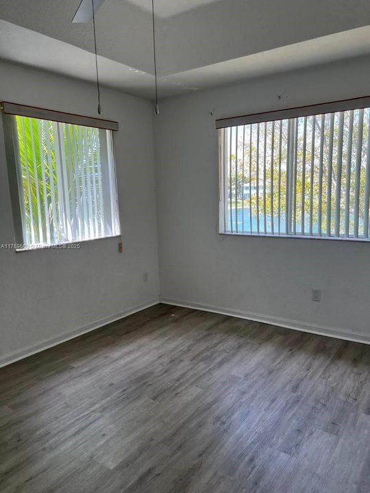 For Rent: $2,200 (3 beds, 3 baths, 1423 Square Feet)