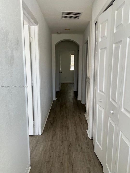 For Rent: $2,200 (3 beds, 3 baths, 1423 Square Feet)