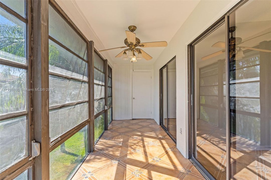 En Venta: $223,000 (2 camas, 2 baños, 835 Pies cuadrados)