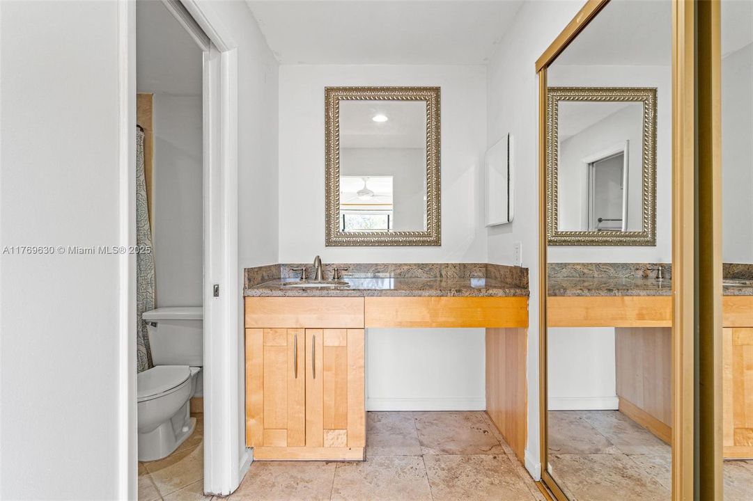 En Venta: $223,000 (2 camas, 2 baños, 835 Pies cuadrados)