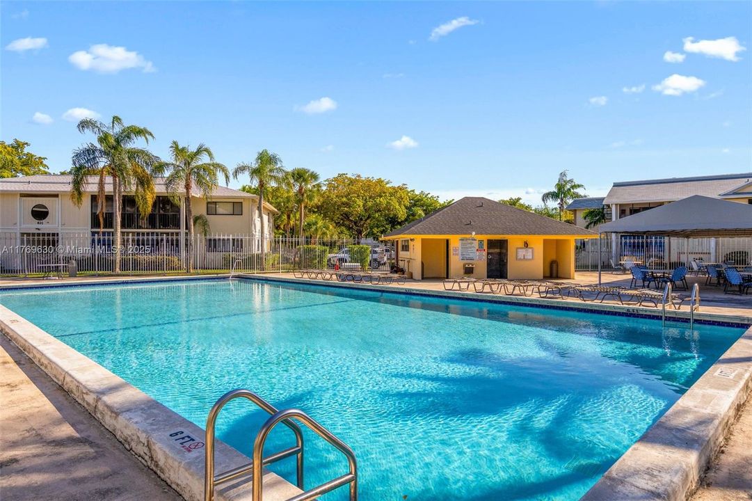 En Venta: $223,000 (2 camas, 2 baños, 835 Pies cuadrados)