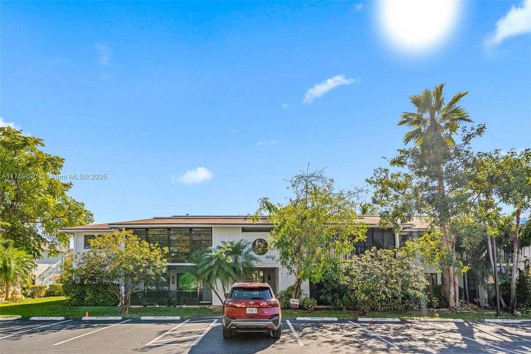 En Venta: $223,000 (2 camas, 2 baños, 835 Pies cuadrados)