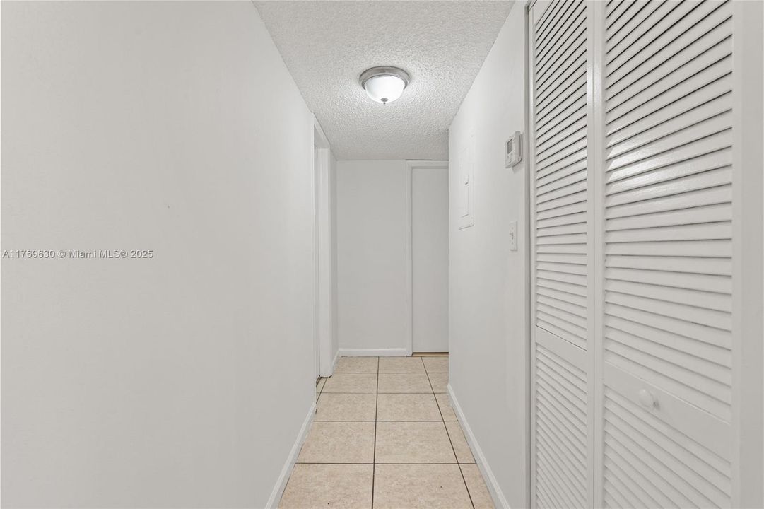 En Venta: $223,000 (2 camas, 2 baños, 835 Pies cuadrados)