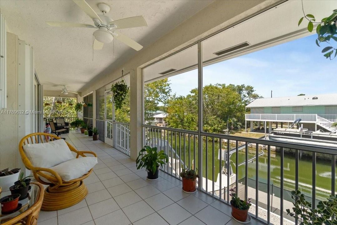 For Sale: $1,099,000 (3 beds, 3 baths, 1344 Square Feet)