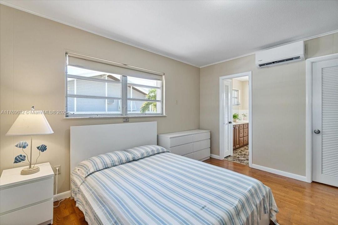 For Sale: $1,099,000 (3 beds, 3 baths, 1344 Square Feet)