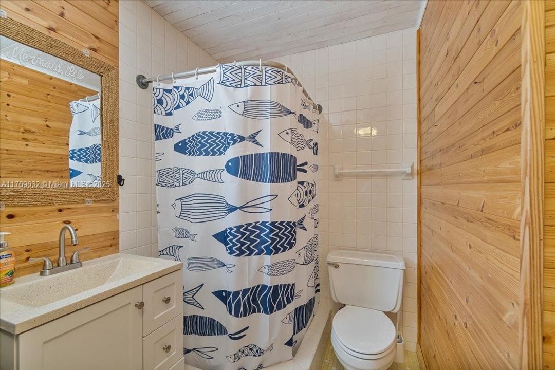 For Sale: $1,099,000 (3 beds, 3 baths, 1344 Square Feet)