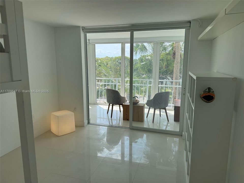 Recently Rented: $7,000 (2 beds, 2 baths, 1670 Square Feet)