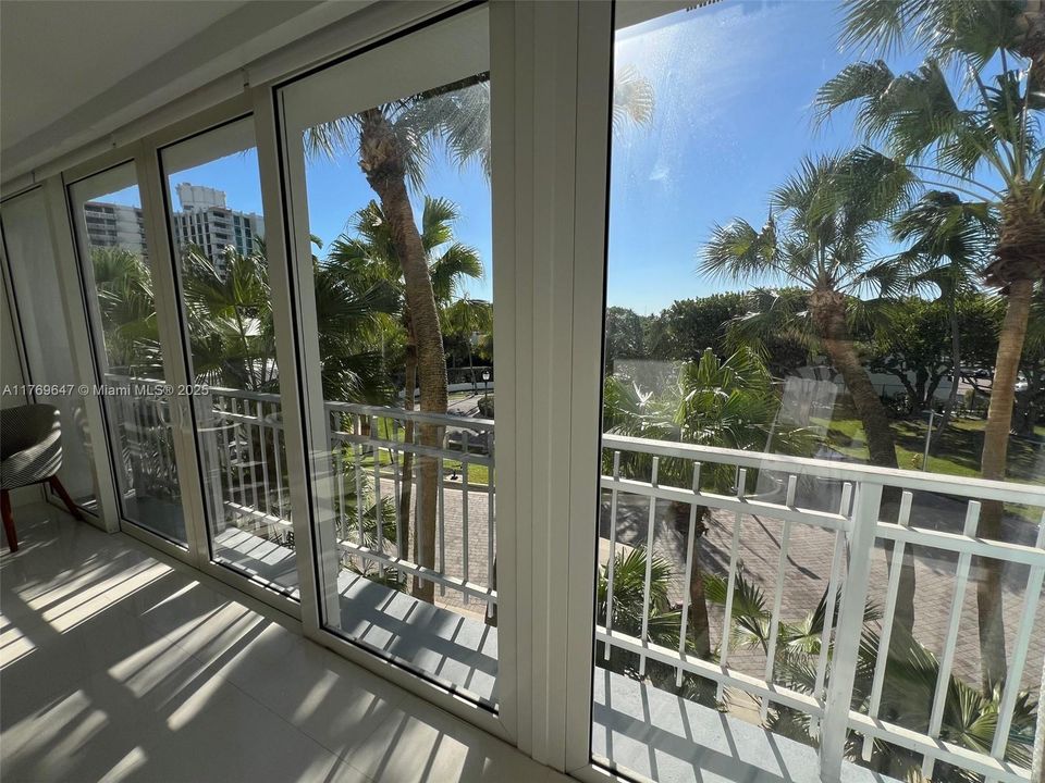 Recently Rented: $7,000 (2 beds, 2 baths, 1670 Square Feet)