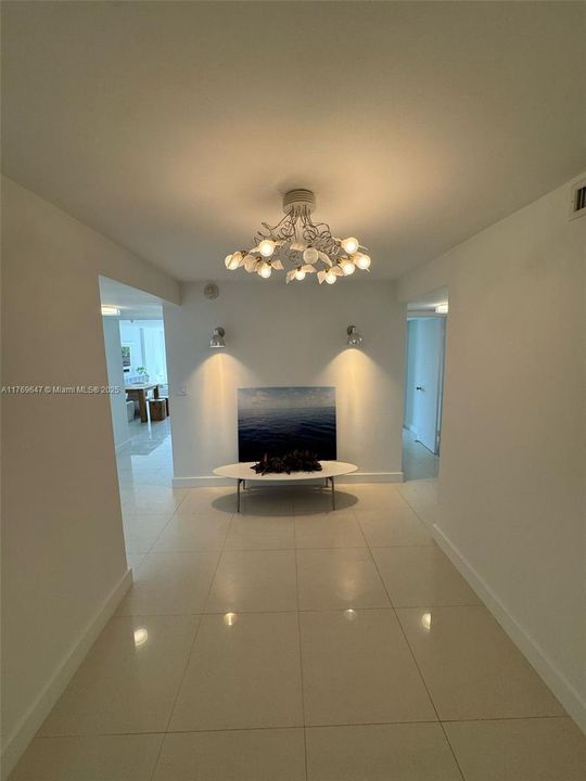 Recently Rented: $7,000 (2 beds, 2 baths, 1670 Square Feet)