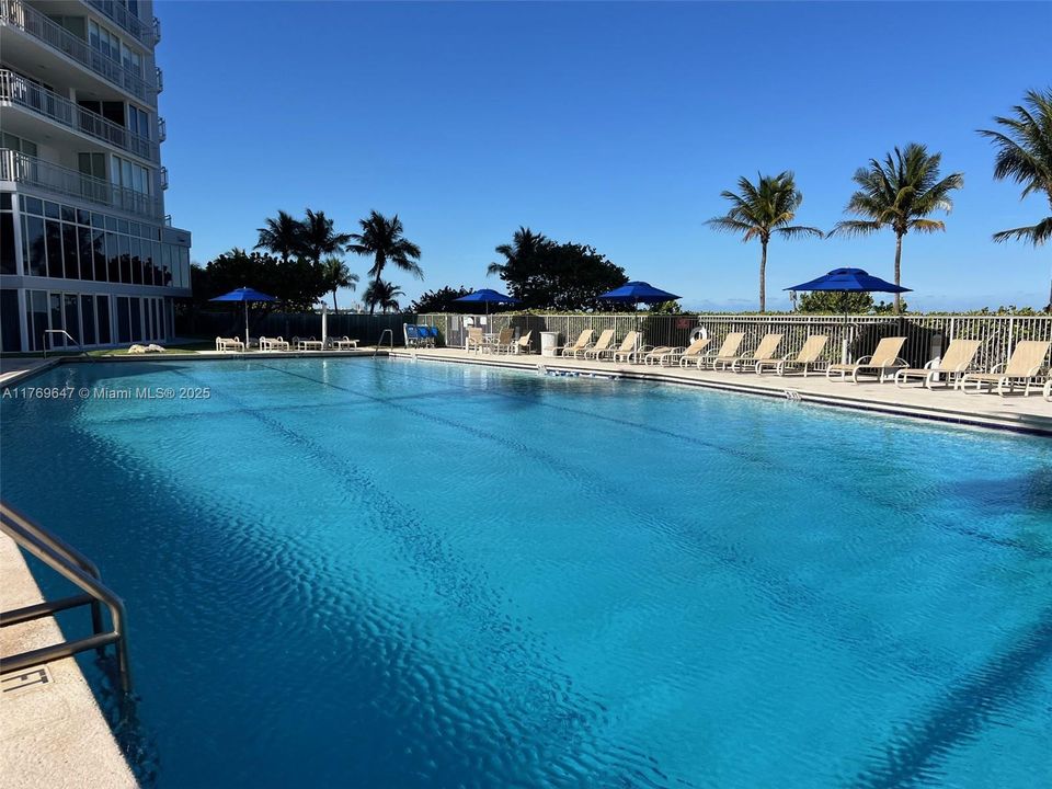 Recently Rented: $7,000 (2 beds, 2 baths, 1670 Square Feet)