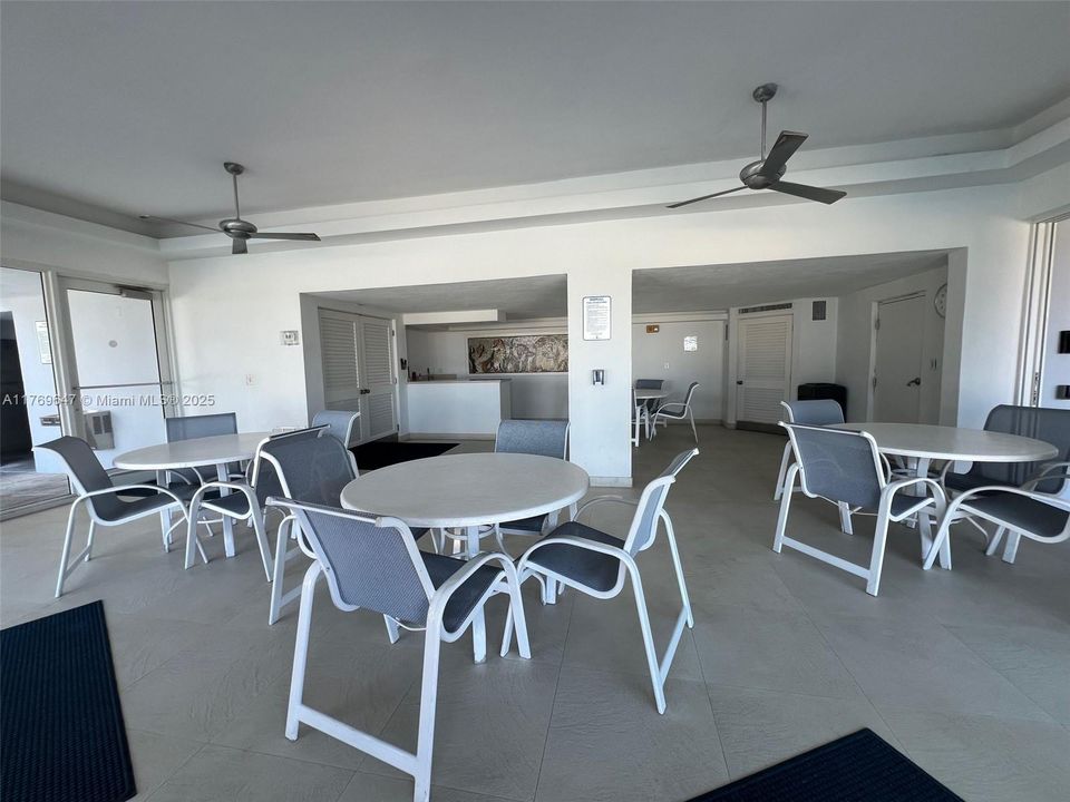 Recently Rented: $7,000 (2 beds, 2 baths, 1670 Square Feet)