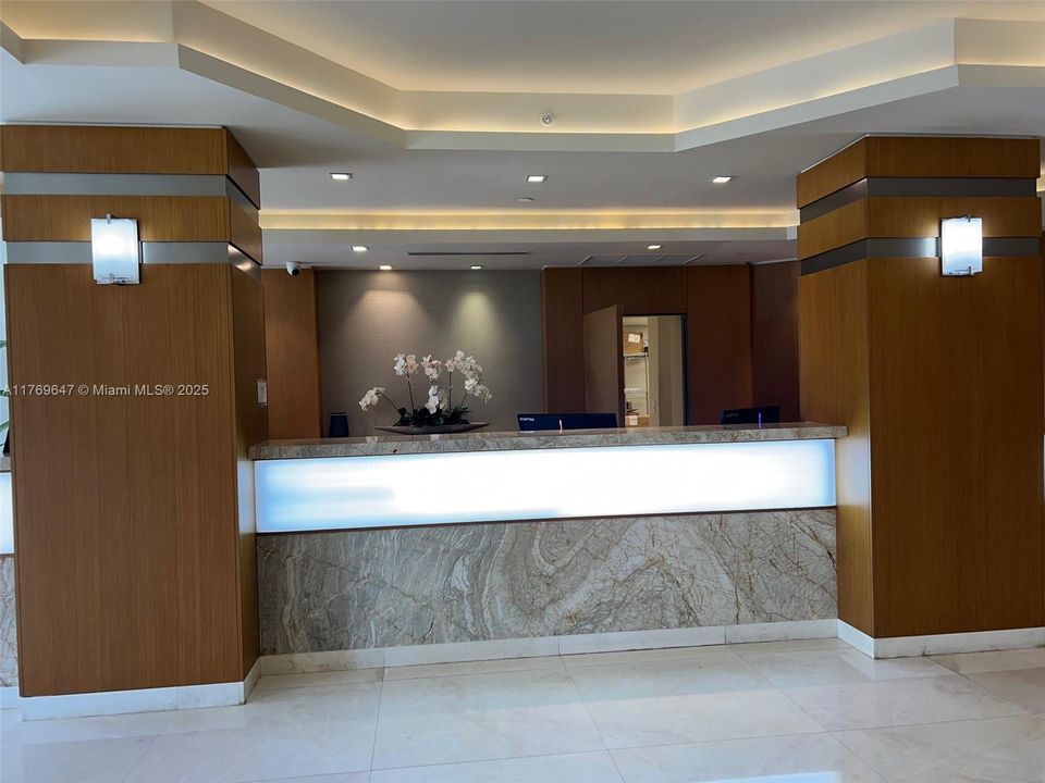 Recently Rented: $7,000 (2 beds, 2 baths, 1670 Square Feet)