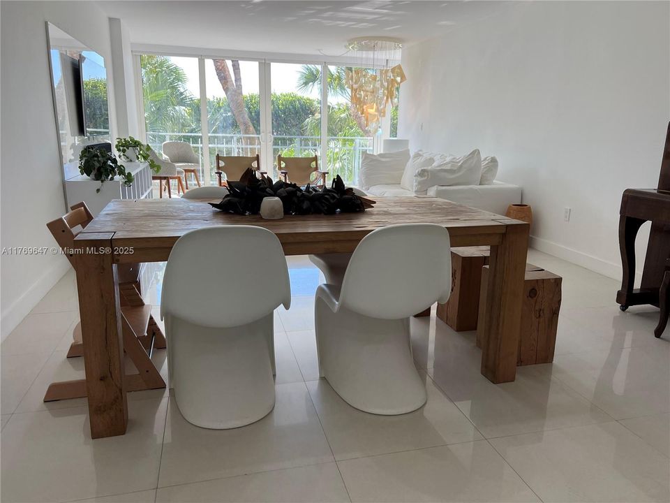 Recently Rented: $7,000 (2 beds, 2 baths, 1670 Square Feet)