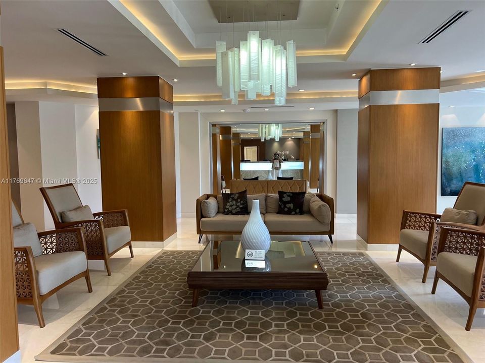 Recently Rented: $7,000 (2 beds, 2 baths, 1670 Square Feet)