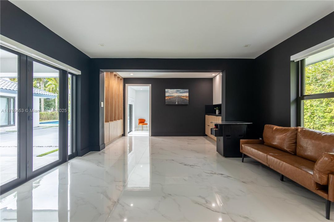 Active With Contract: $2,434,900 (6 beds, 5 baths, 4609 Square Feet)