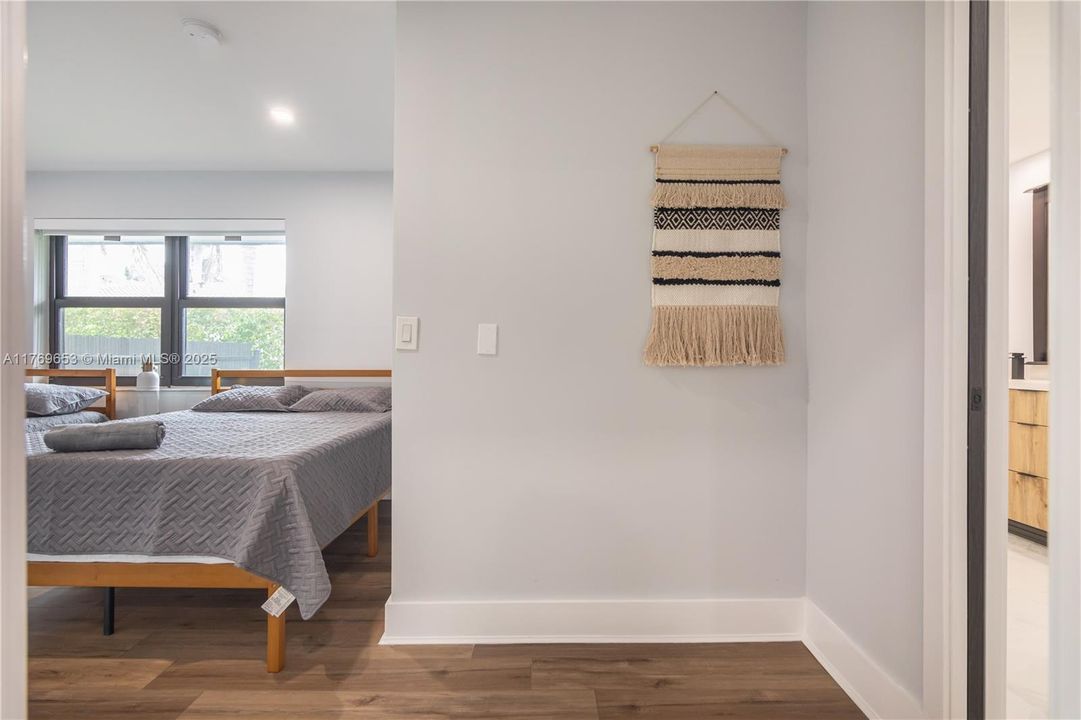 Active With Contract: $2,434,900 (6 beds, 5 baths, 4609 Square Feet)