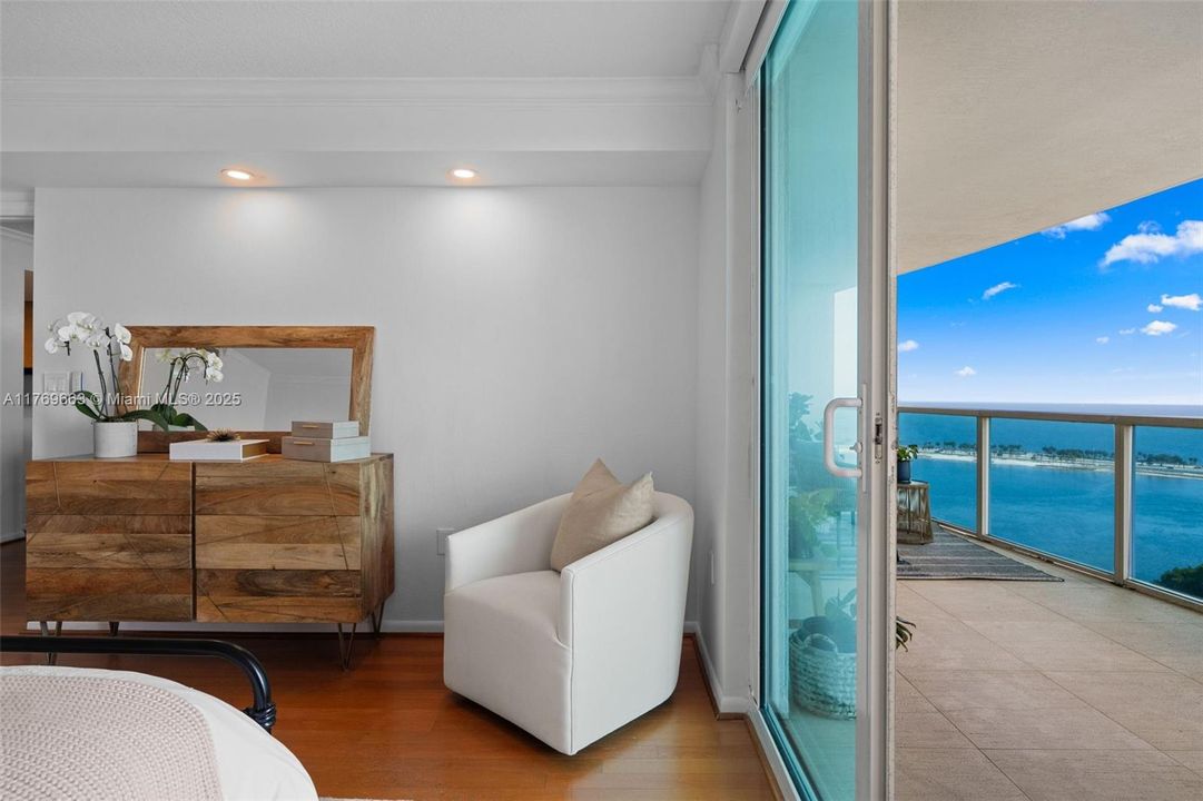 Recently Sold: $545,000 (1 beds, 1 baths, 791 Square Feet)