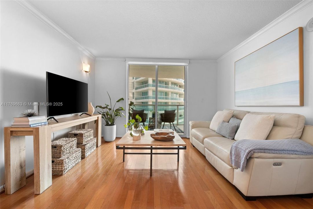 Recently Sold: $545,000 (1 beds, 1 baths, 791 Square Feet)