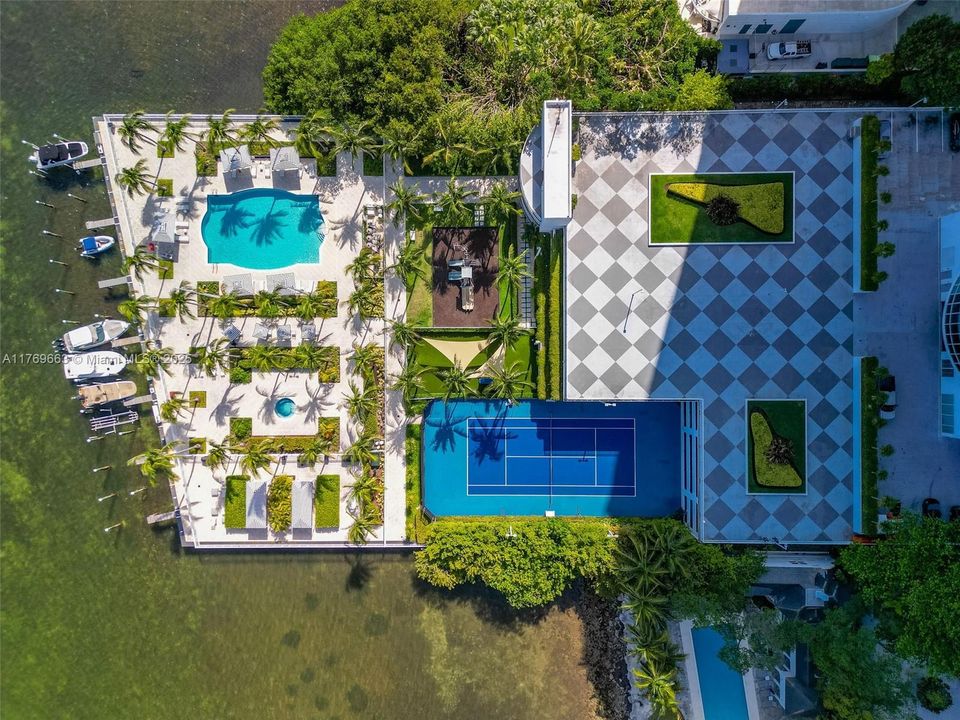 Recently Sold: $545,000 (1 beds, 1 baths, 791 Square Feet)