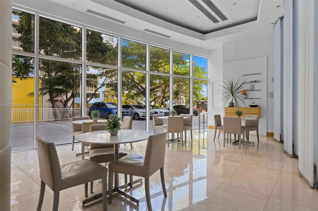 Recently Sold: $545,000 (1 beds, 1 baths, 791 Square Feet)