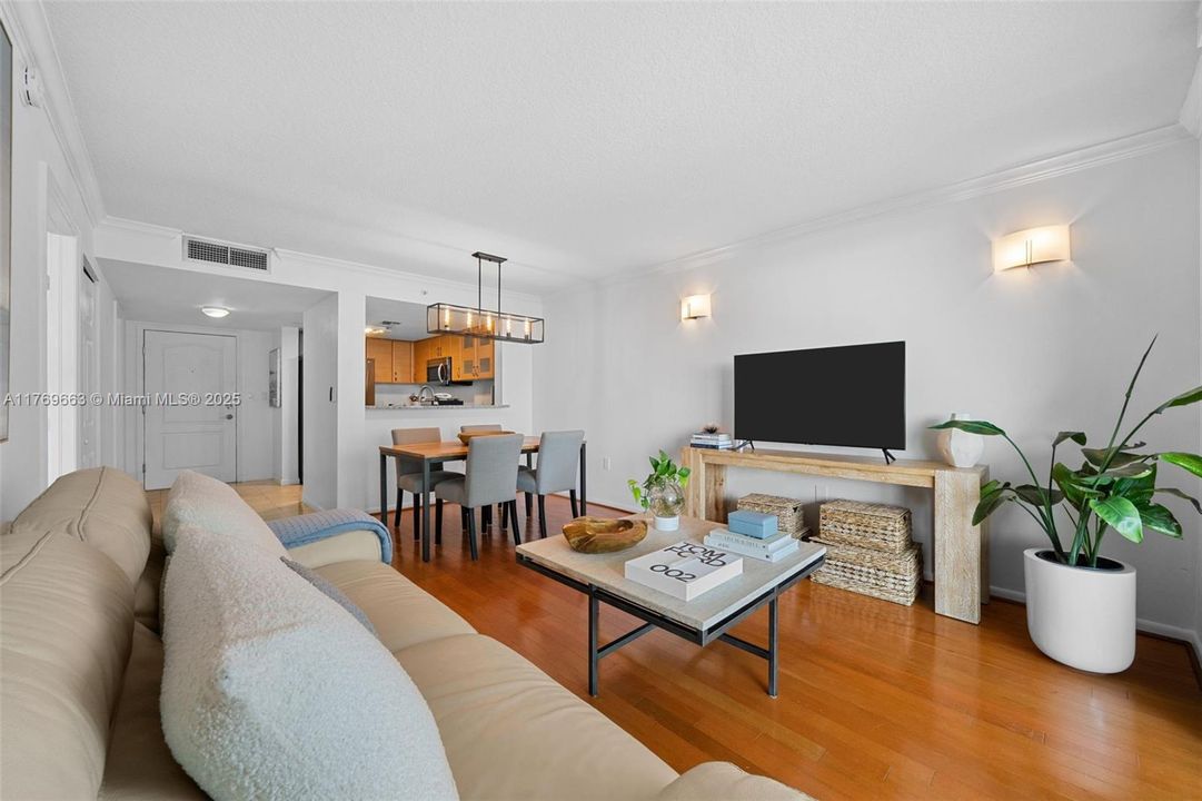 Recently Sold: $545,000 (1 beds, 1 baths, 791 Square Feet)