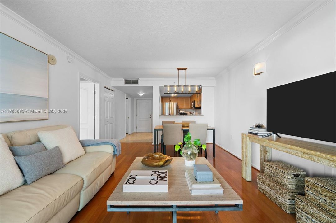 Recently Sold: $545,000 (1 beds, 1 baths, 791 Square Feet)