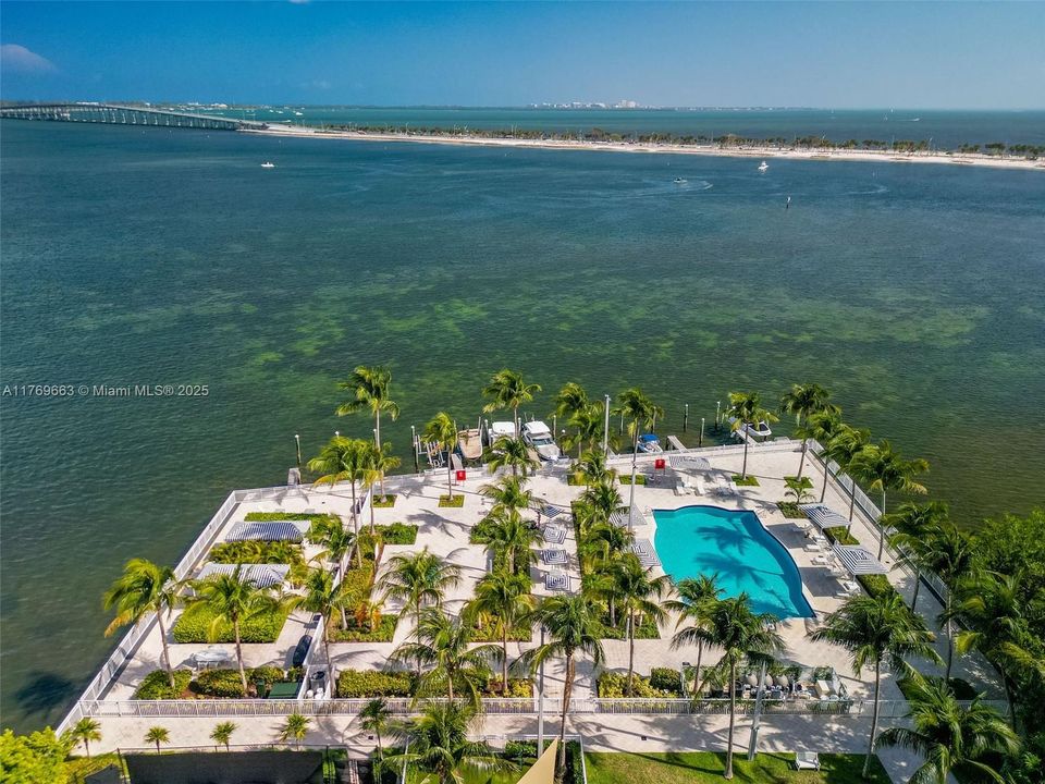 Recently Sold: $545,000 (1 beds, 1 baths, 791 Square Feet)