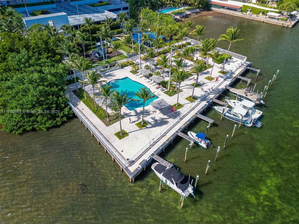 Recently Sold: $545,000 (1 beds, 1 baths, 791 Square Feet)