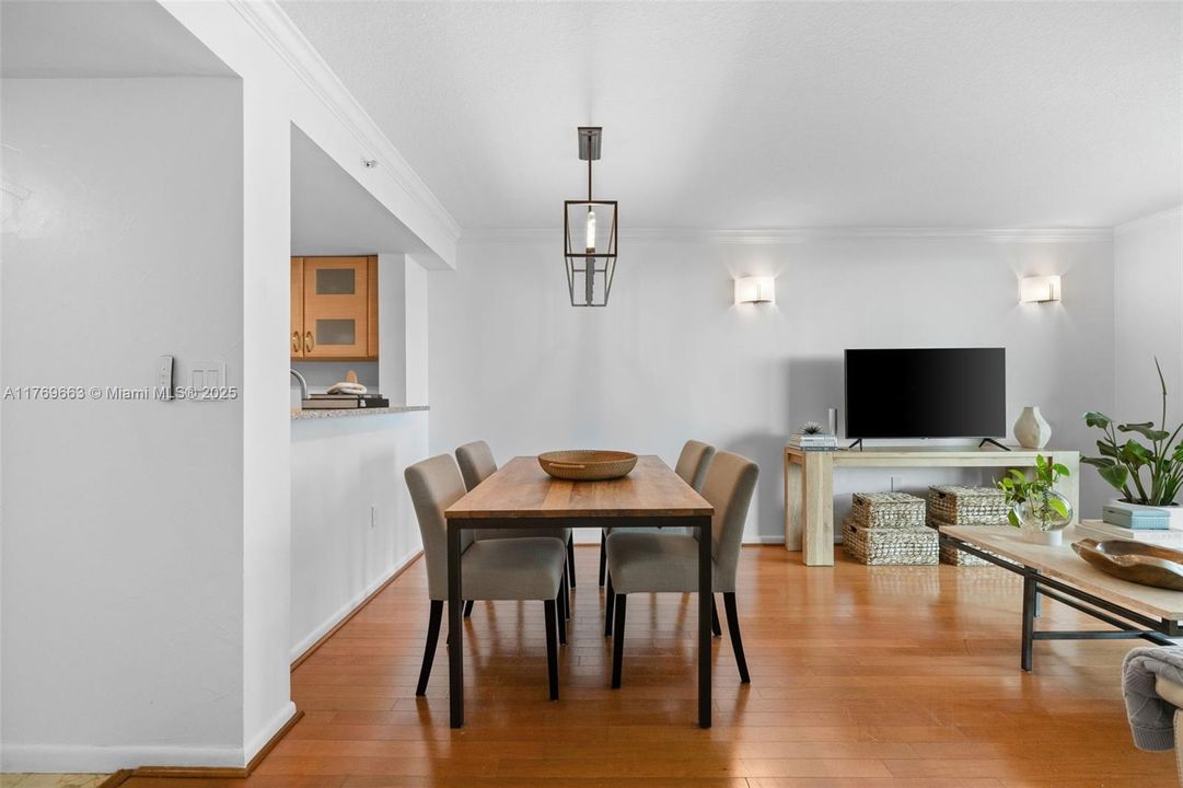 Recently Sold: $545,000 (1 beds, 1 baths, 791 Square Feet)