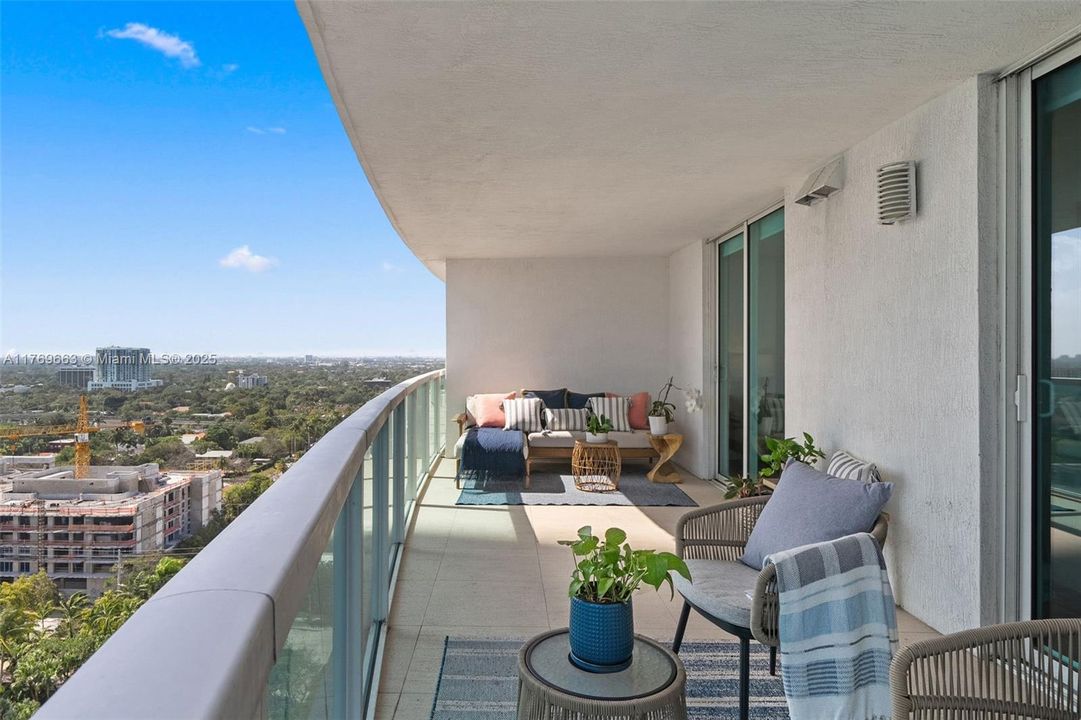 Recently Sold: $545,000 (1 beds, 1 baths, 791 Square Feet)