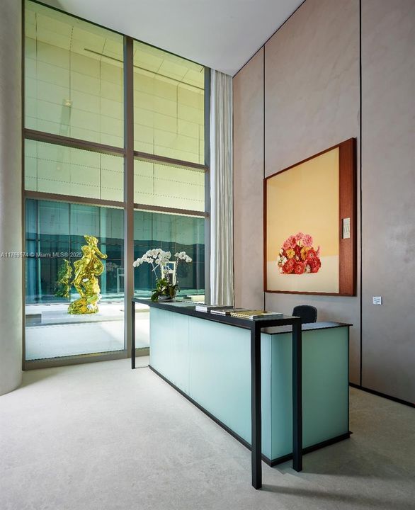 合同活跃: $12,750 (1 贝兹, 1 浴室, 1267 平方英尺)