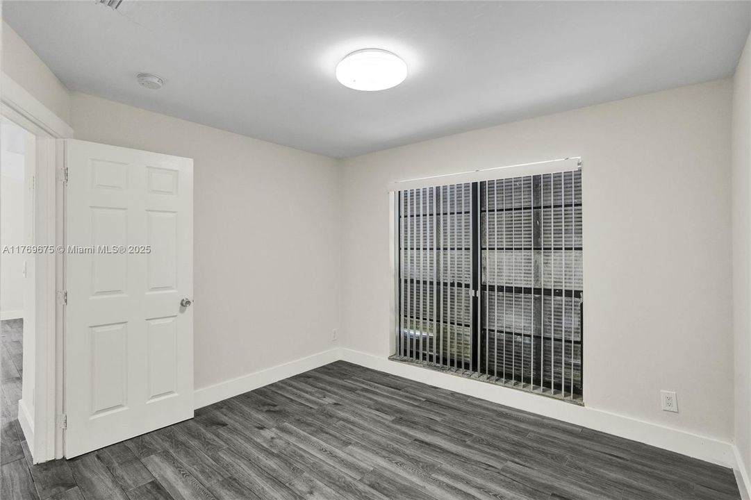 最近租的: $2,400 (2 贝兹, 2 浴室, 977 平方英尺)