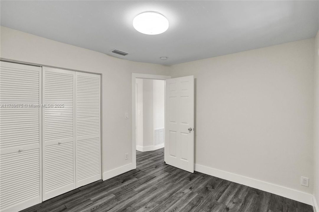 最近租的: $2,400 (2 贝兹, 2 浴室, 977 平方英尺)