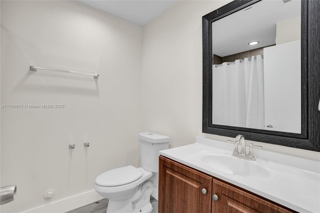 最近租的: $2,400 (2 贝兹, 2 浴室, 977 平方英尺)