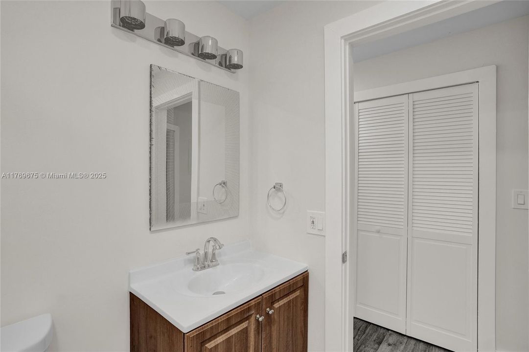 最近租的: $2,400 (2 贝兹, 2 浴室, 977 平方英尺)