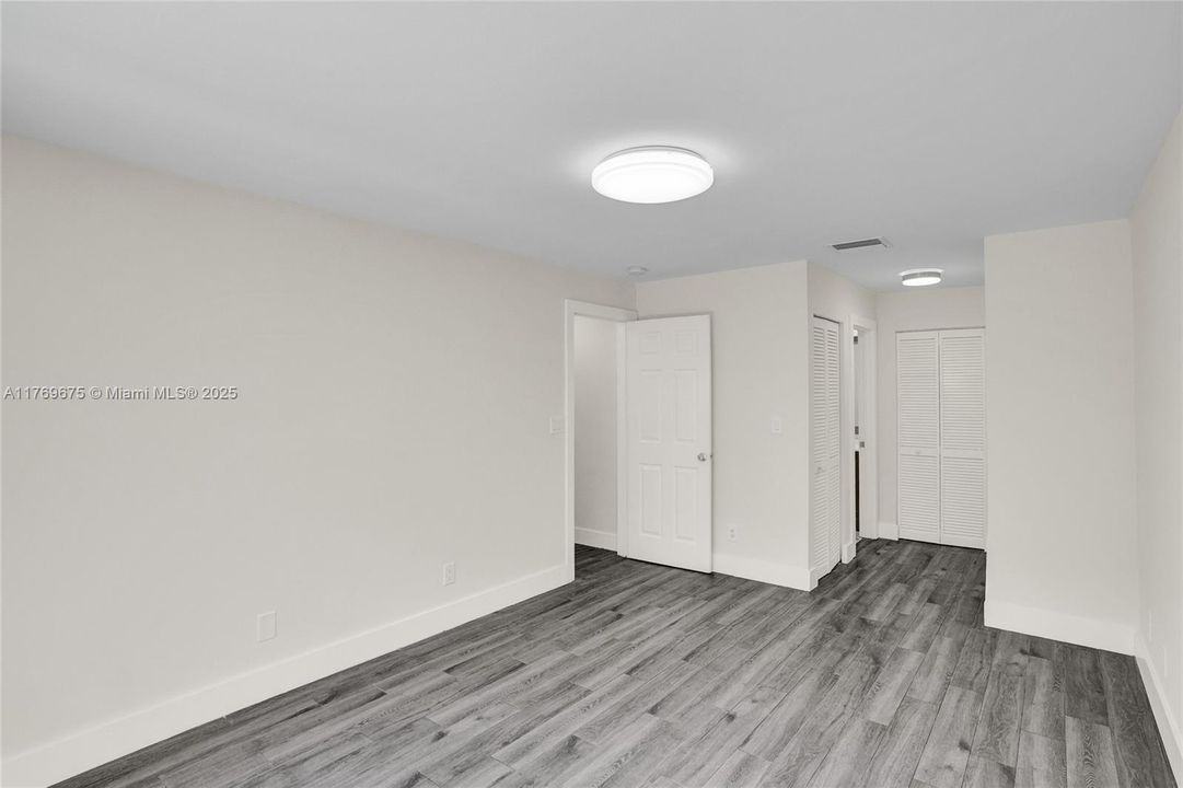 最近租的: $2,400 (2 贝兹, 2 浴室, 977 平方英尺)