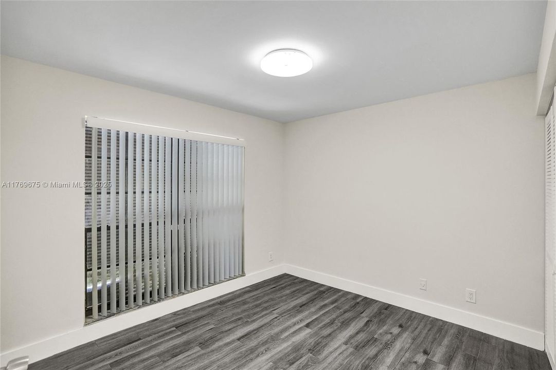 最近租的: $2,400 (2 贝兹, 2 浴室, 977 平方英尺)