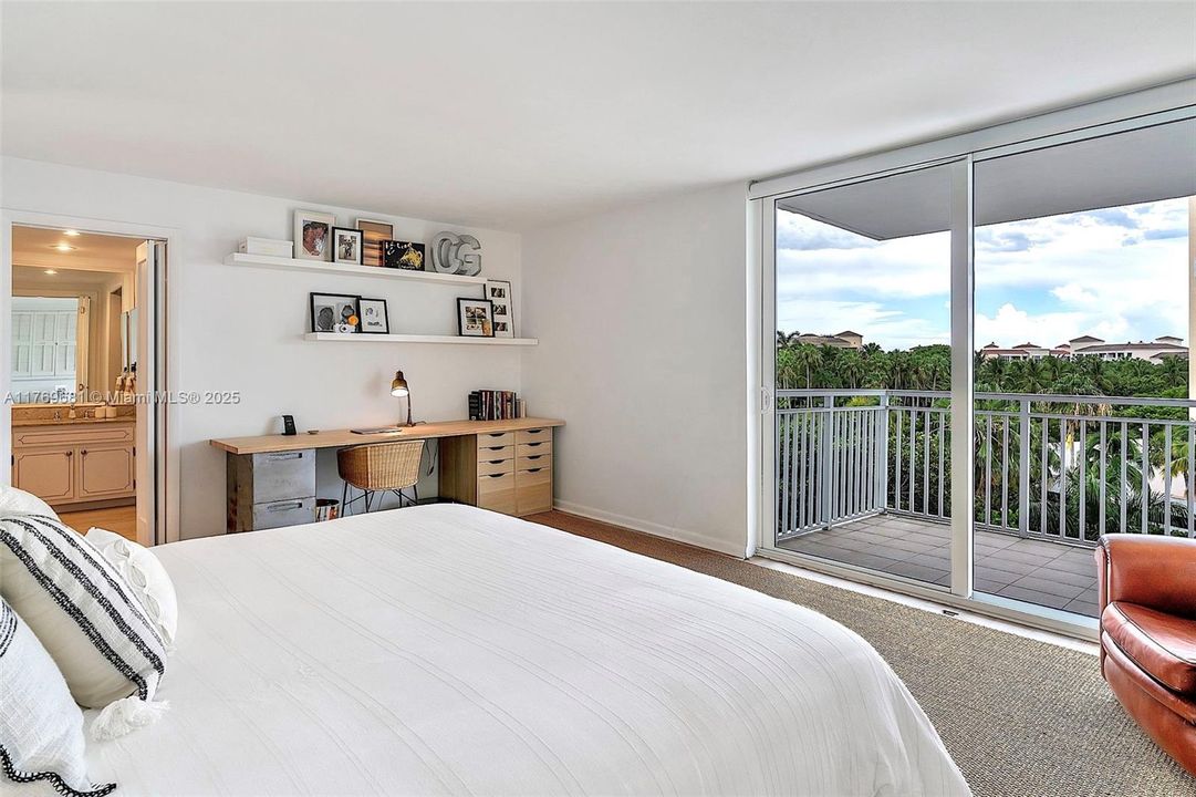 Recently Sold: $2,675,000 (3 beds, 3 baths, 1772 Square Feet)