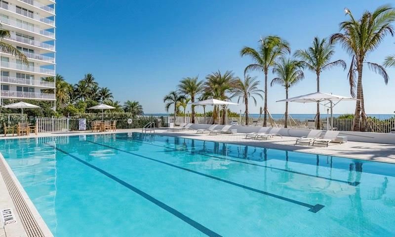 Recently Sold: $2,675,000 (3 beds, 3 baths, 1772 Square Feet)