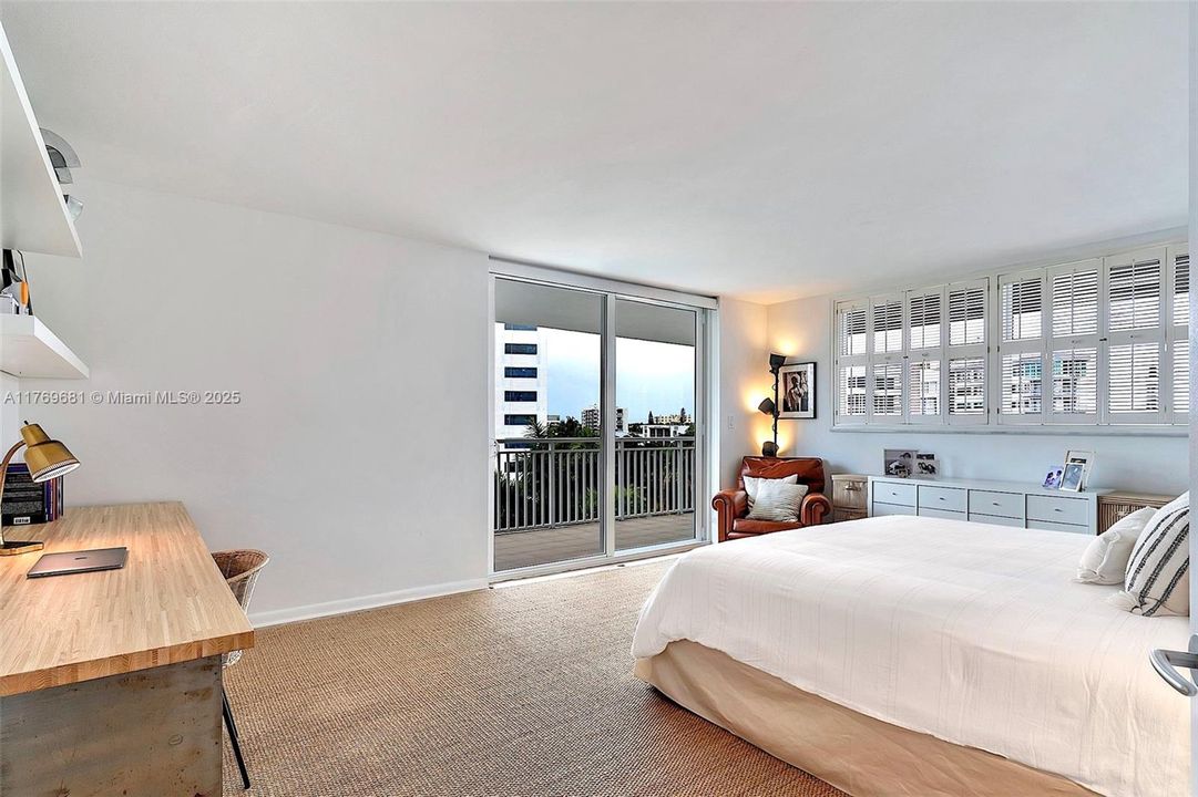 Recently Sold: $2,675,000 (3 beds, 3 baths, 1772 Square Feet)