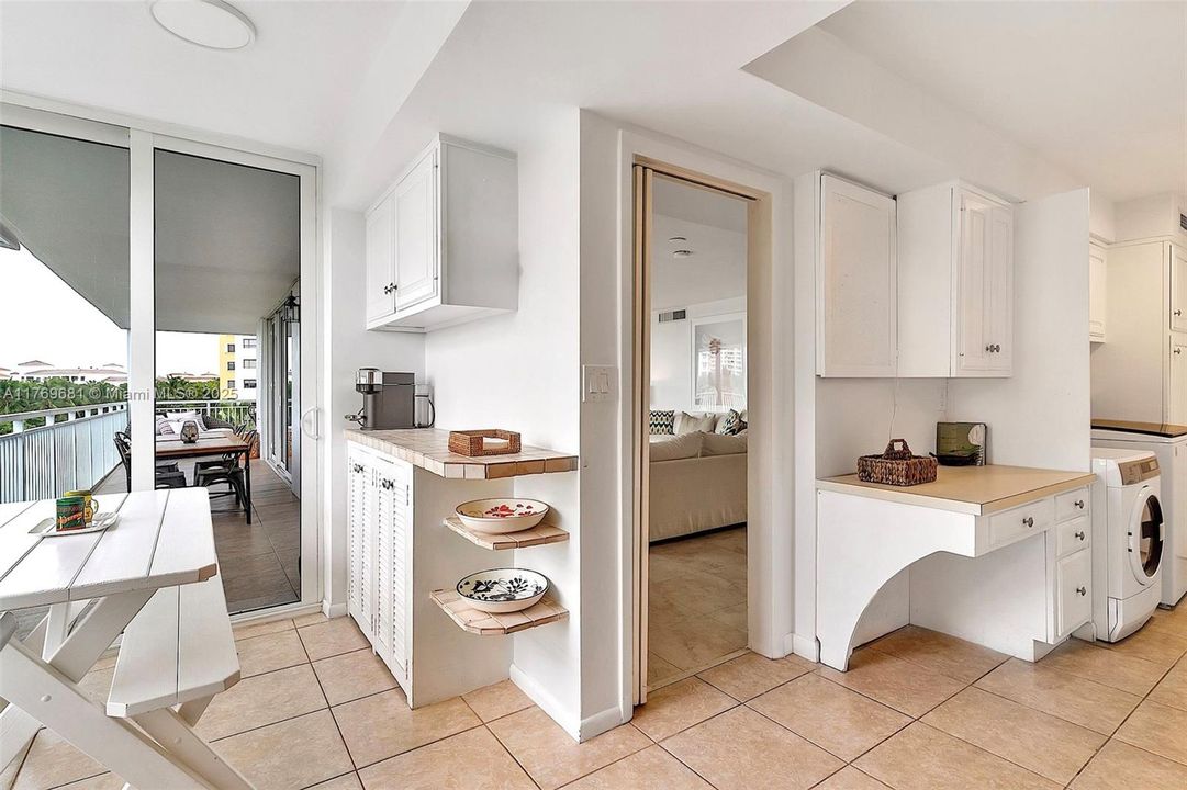 Recently Sold: $2,675,000 (3 beds, 3 baths, 1772 Square Feet)