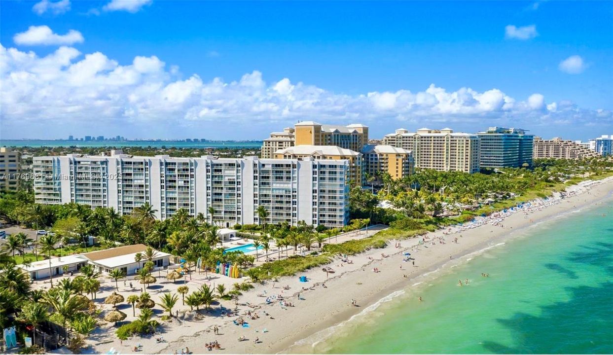 Recently Sold: $2,675,000 (3 beds, 3 baths, 1772 Square Feet)