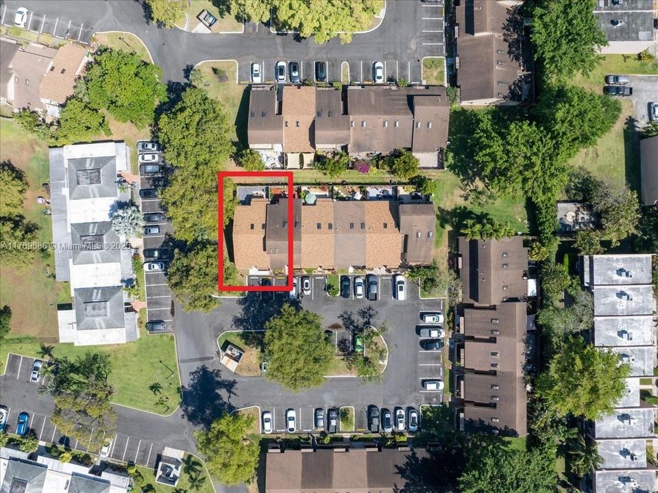 Recently Sold: $325,000 (2 beds, 1 baths, 947 Square Feet)