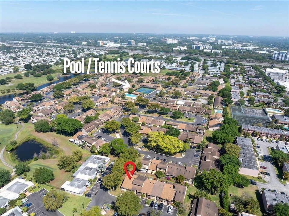 Recently Sold: $325,000 (2 beds, 1 baths, 947 Square Feet)