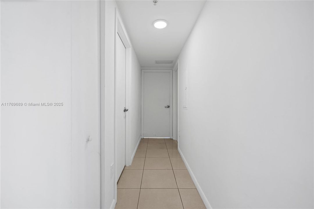 На продажу: $655,999 (2 спален, 2 ванн, 1111 Квадратных фут)