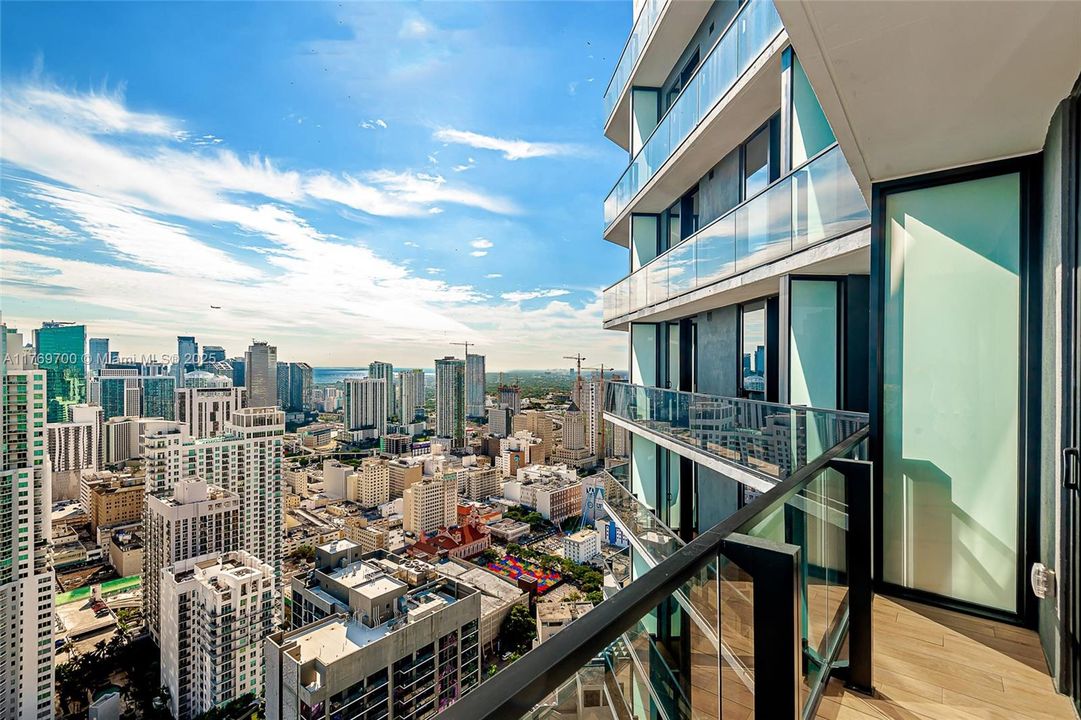 For Rent: $2,955 (0 beds, 1 baths, 341 Square Feet)