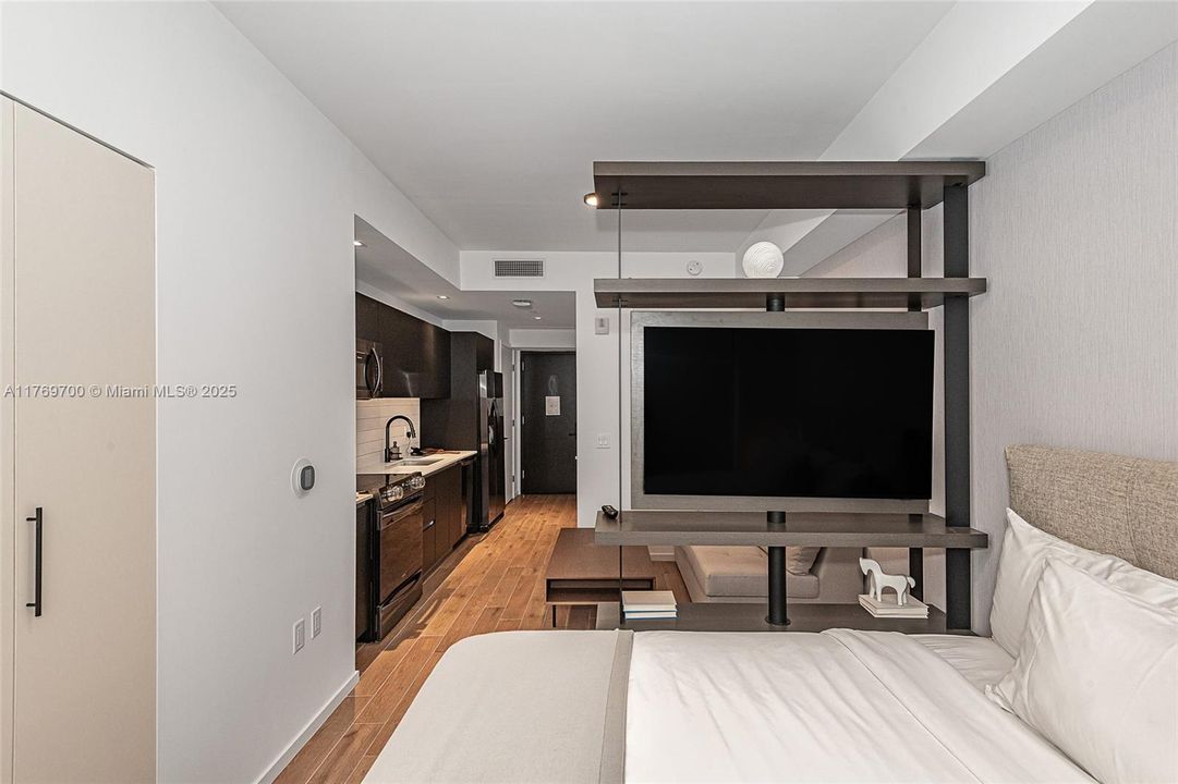 For Rent: $2,955 (0 beds, 1 baths, 341 Square Feet)